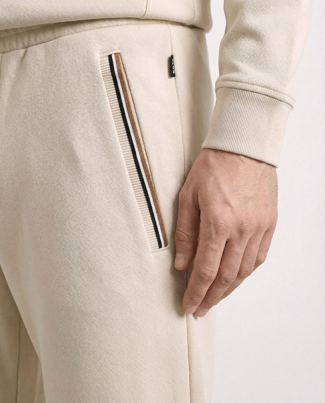 Купить Брюки HUGO BOSS