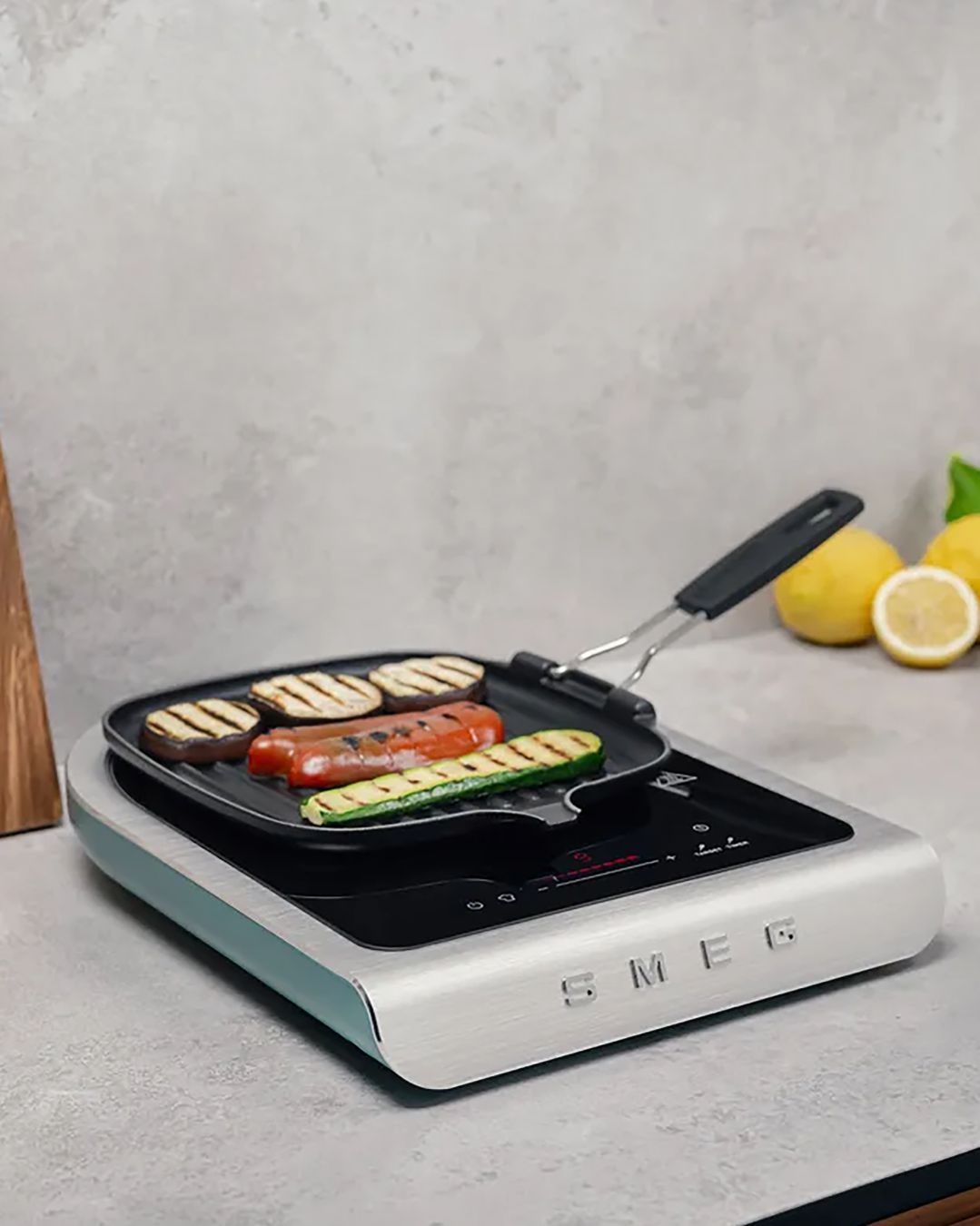 Купить Настольная индукционная плита SMEG