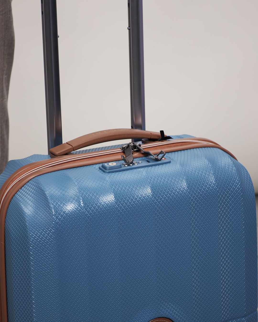 Купить Чемодан DELSEY