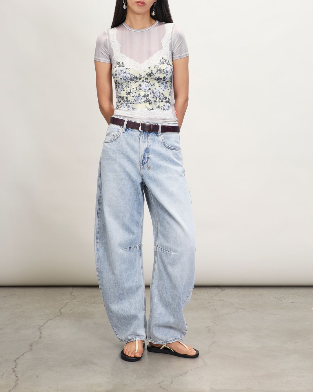 Купить Джинсы KSUBI