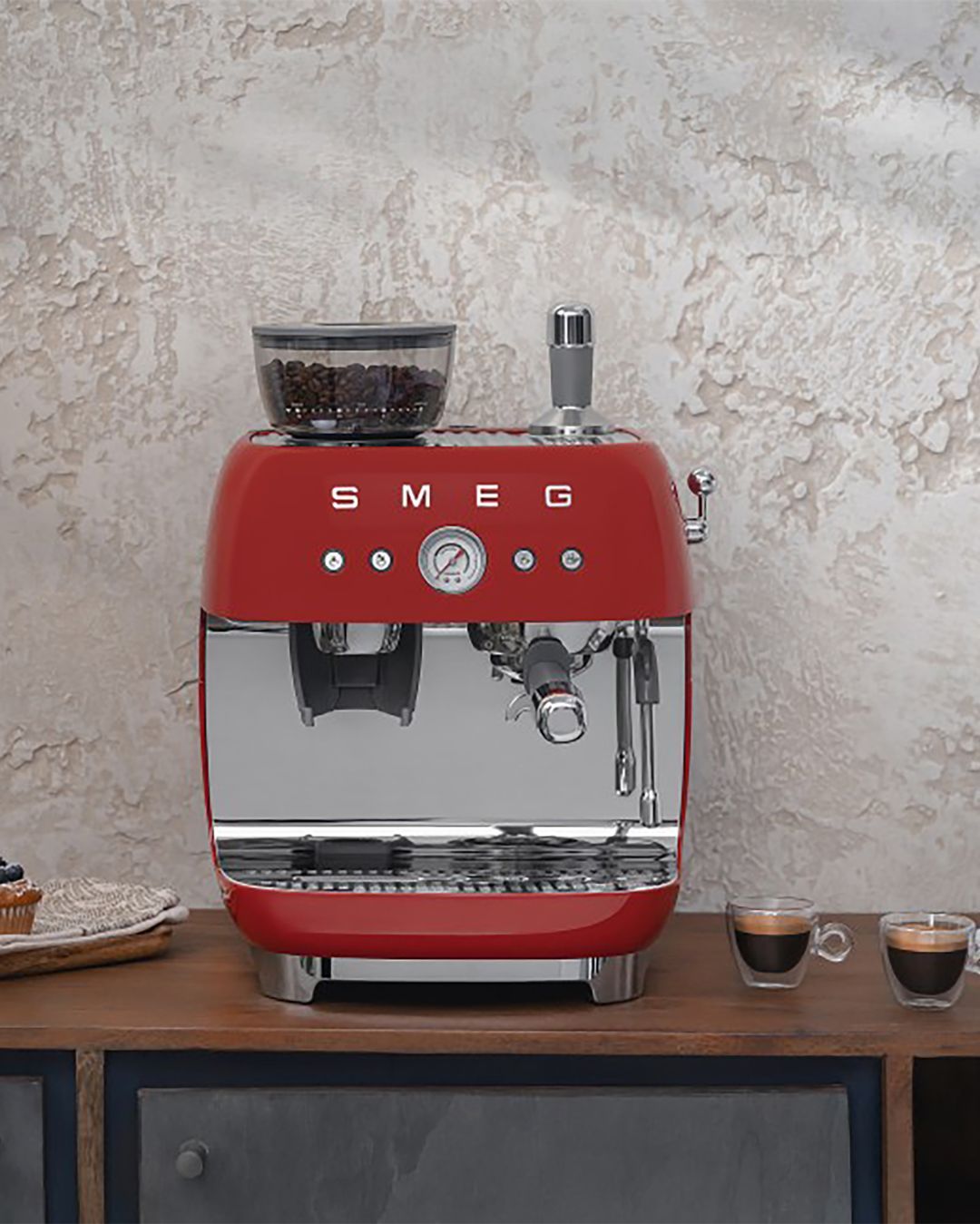 Купить Кофемашина-эспрессо со встроенной кофемолкой SMEG