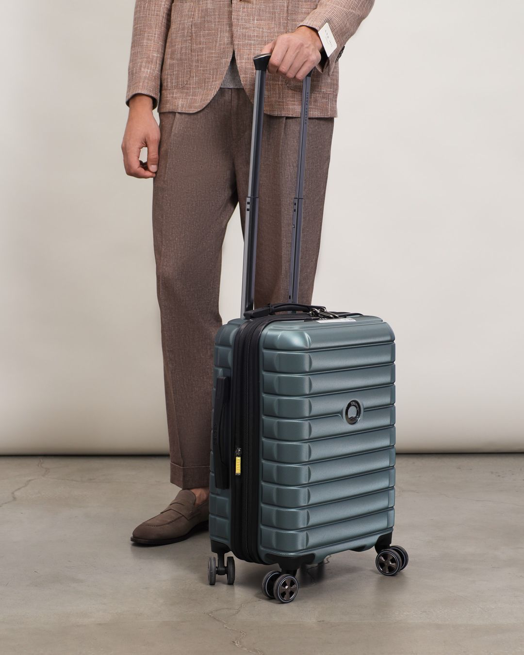 Купить Чемодан DELSEY