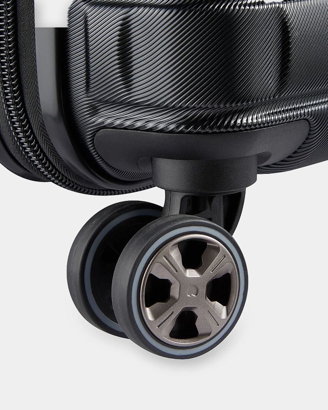 Купить Чемодан DELSEY