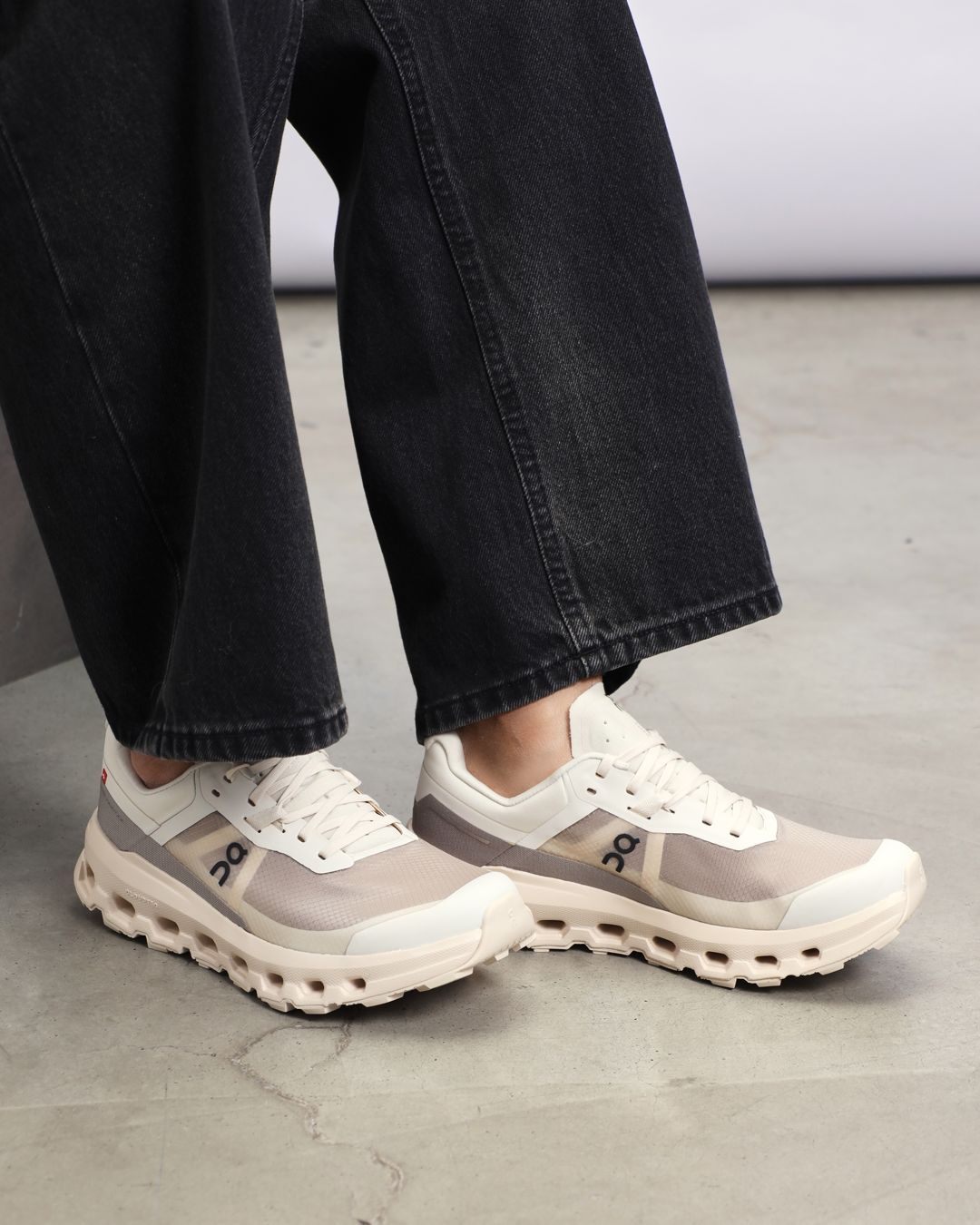 Купить Кроссовки ON