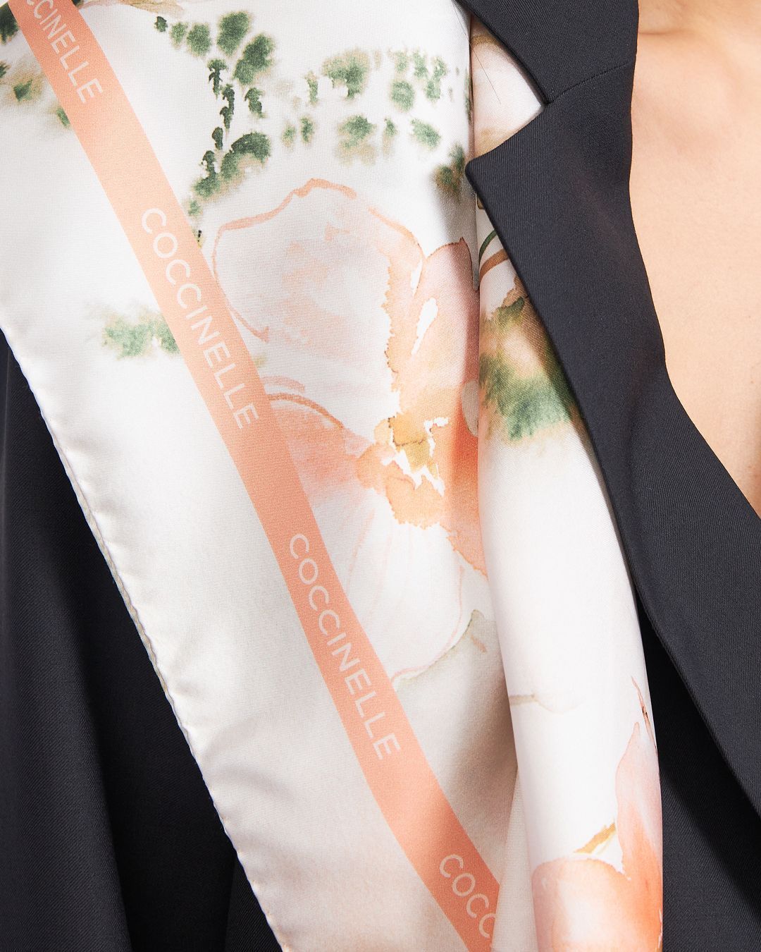 Купить Платок COCCINELLE