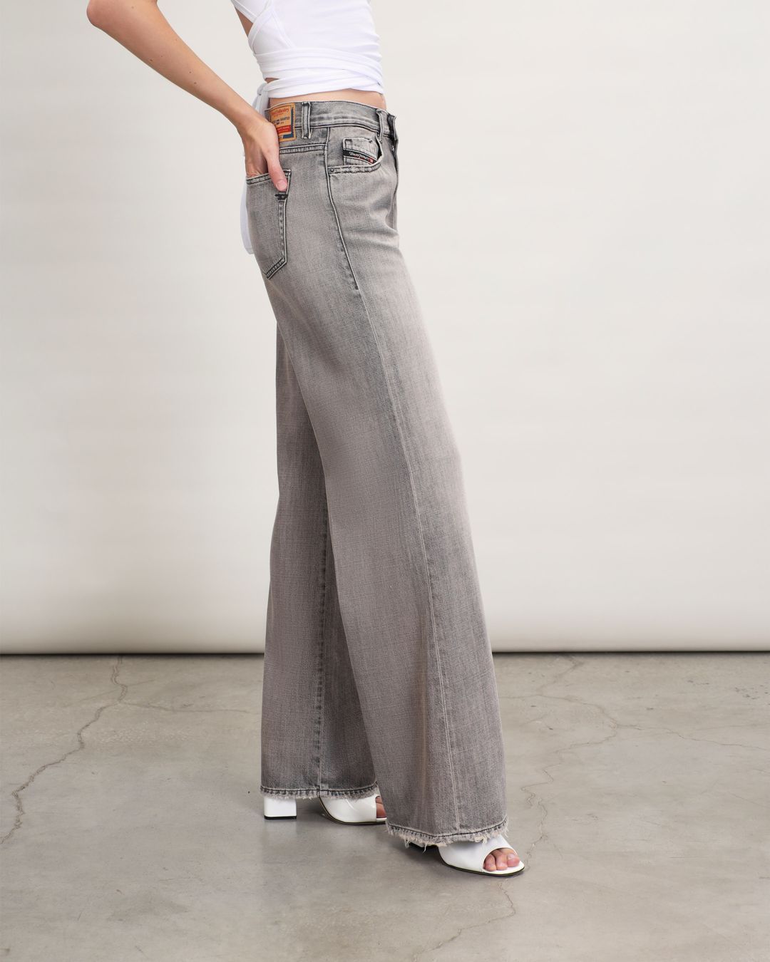 Купить Джинсы DIESEL