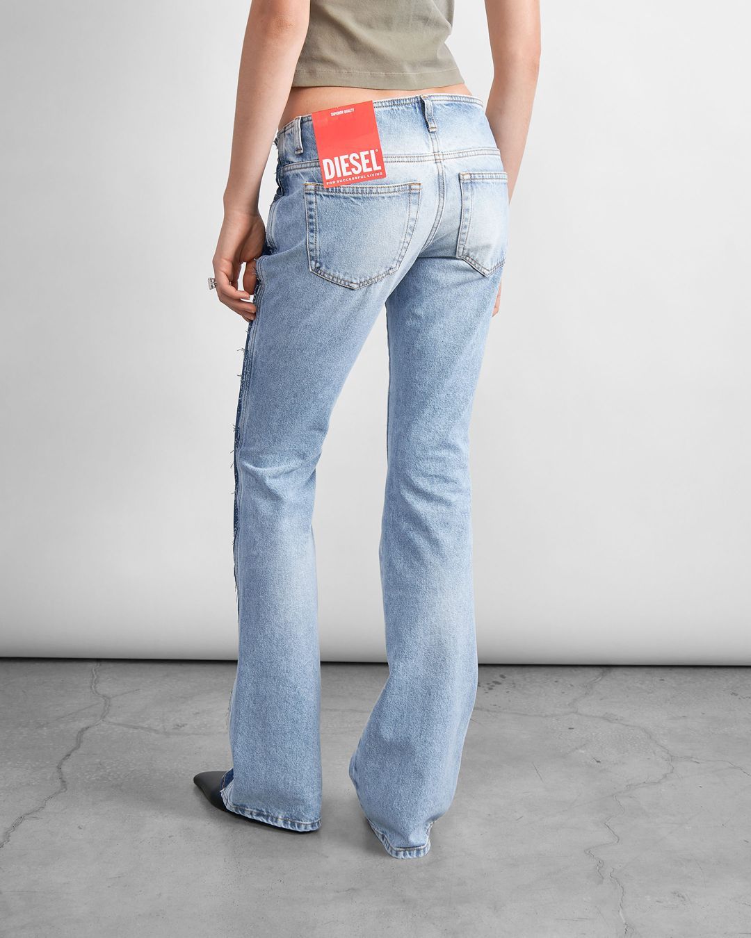 Купить Джинсы DIESEL