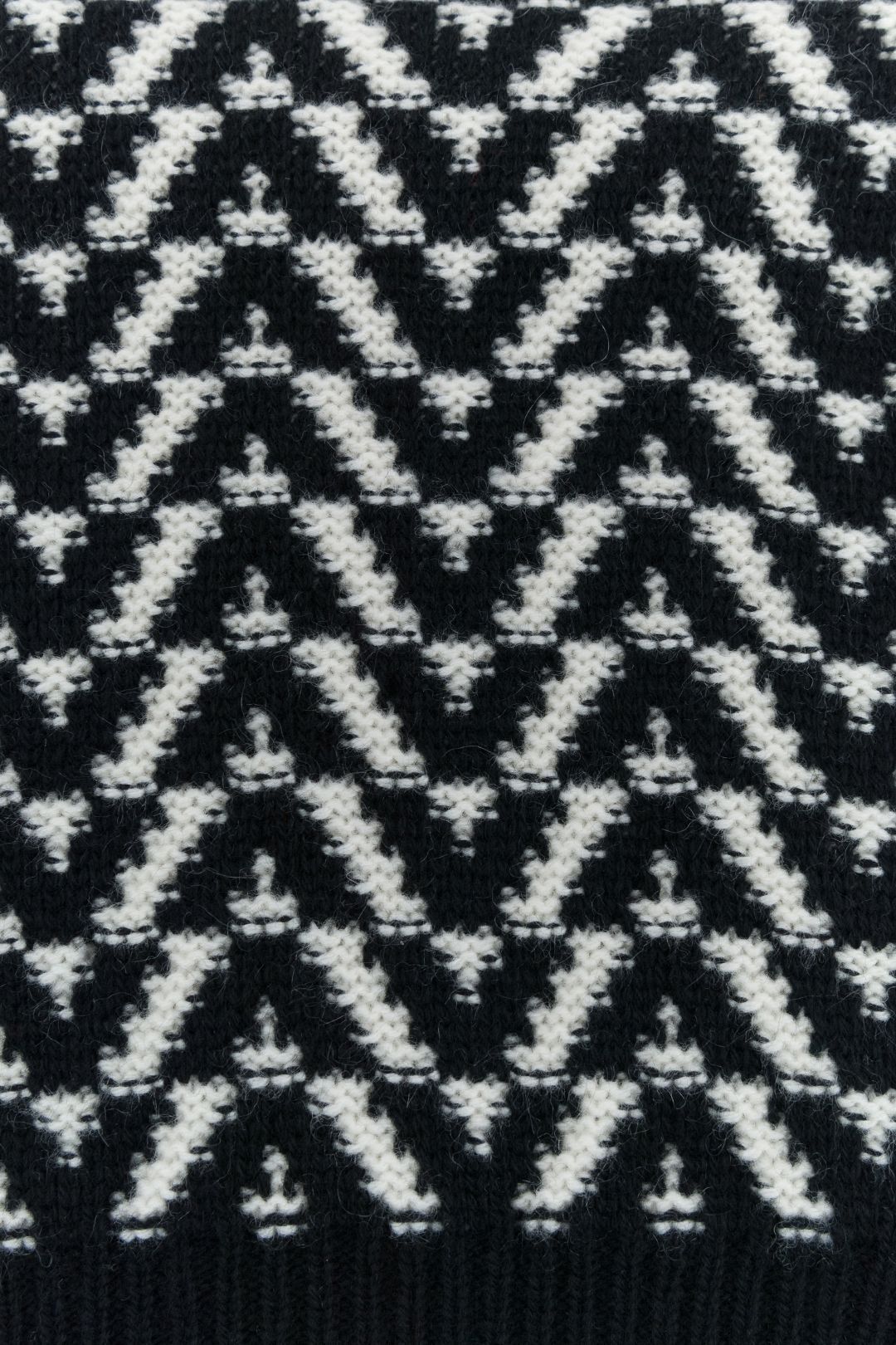 Купить Шапка VALENTINO