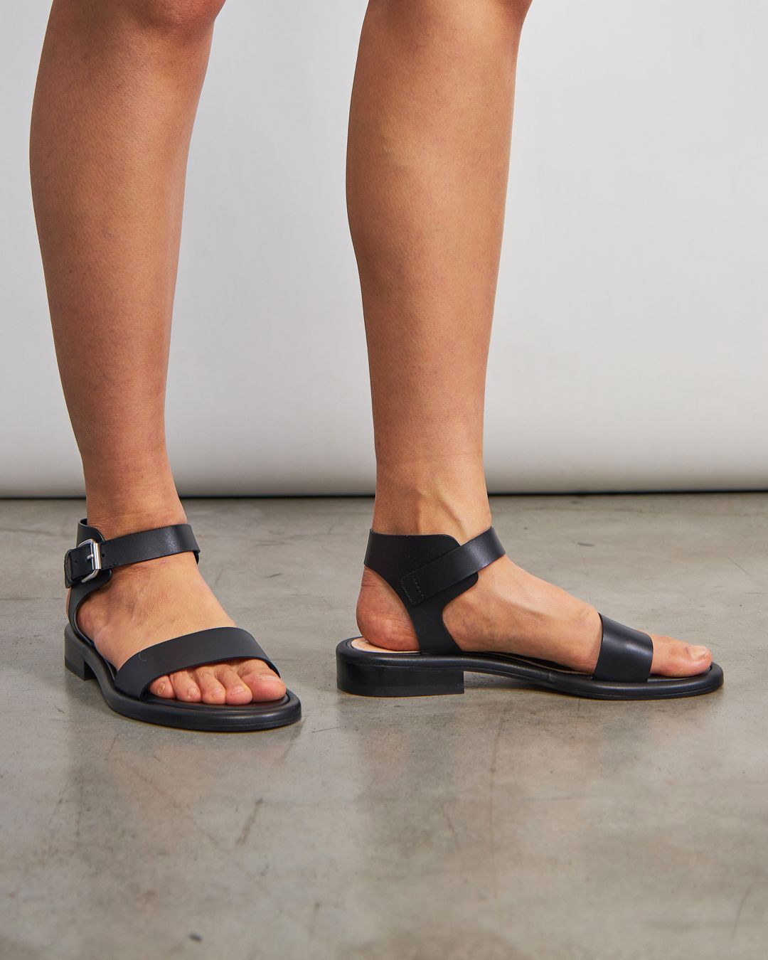 Купить Сандалии AGL