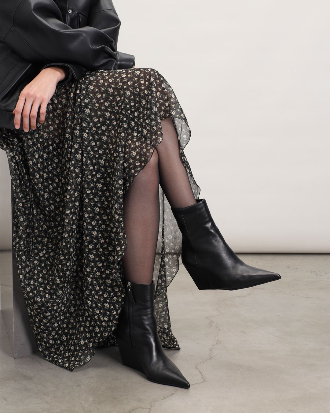 Купить Ботильоны VIC MATIE