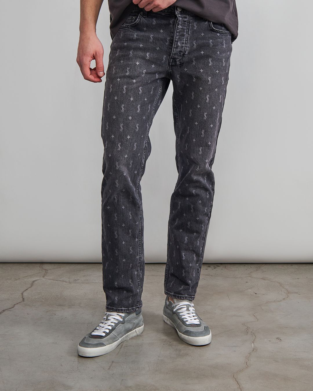 Купить Джинсы KSUBI