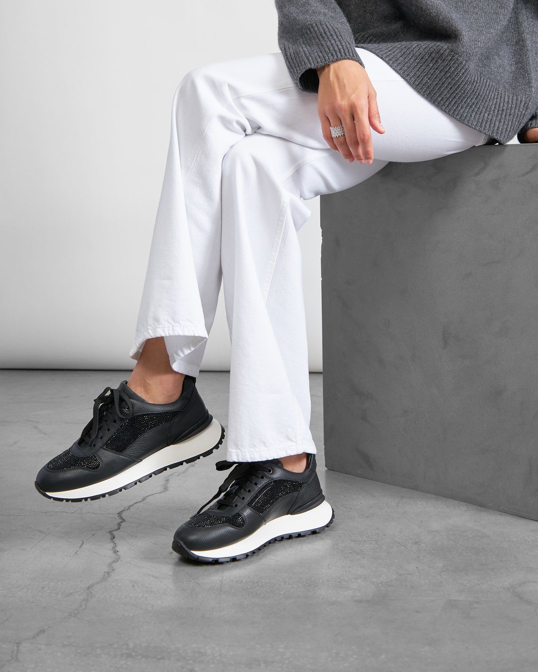 Купить Кроссовки DOUCALS