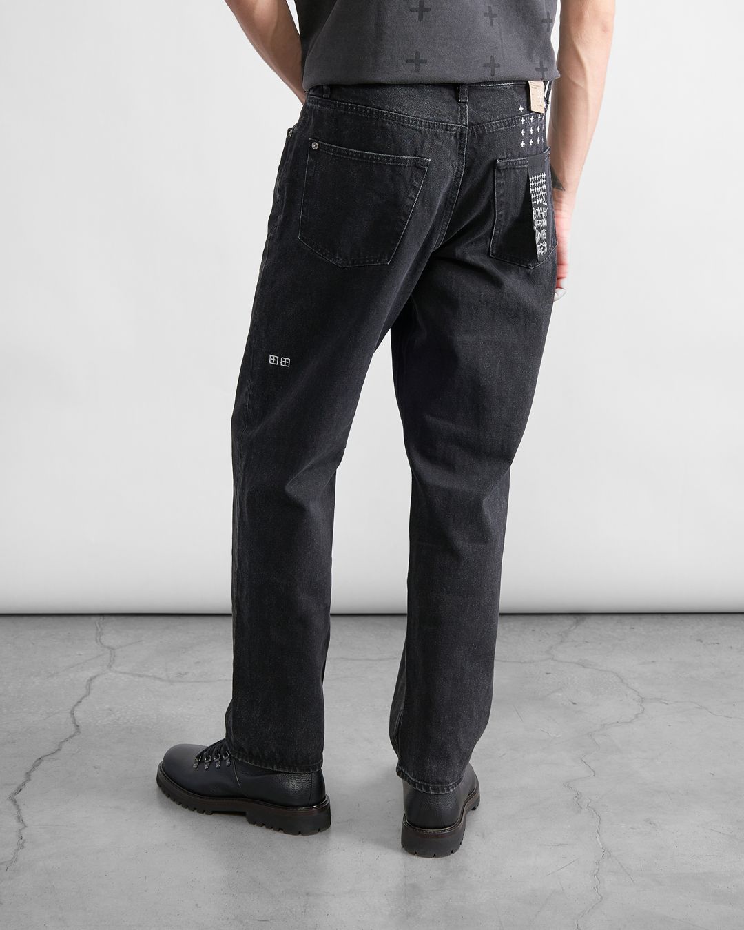 Купить Джинсы KSUBI