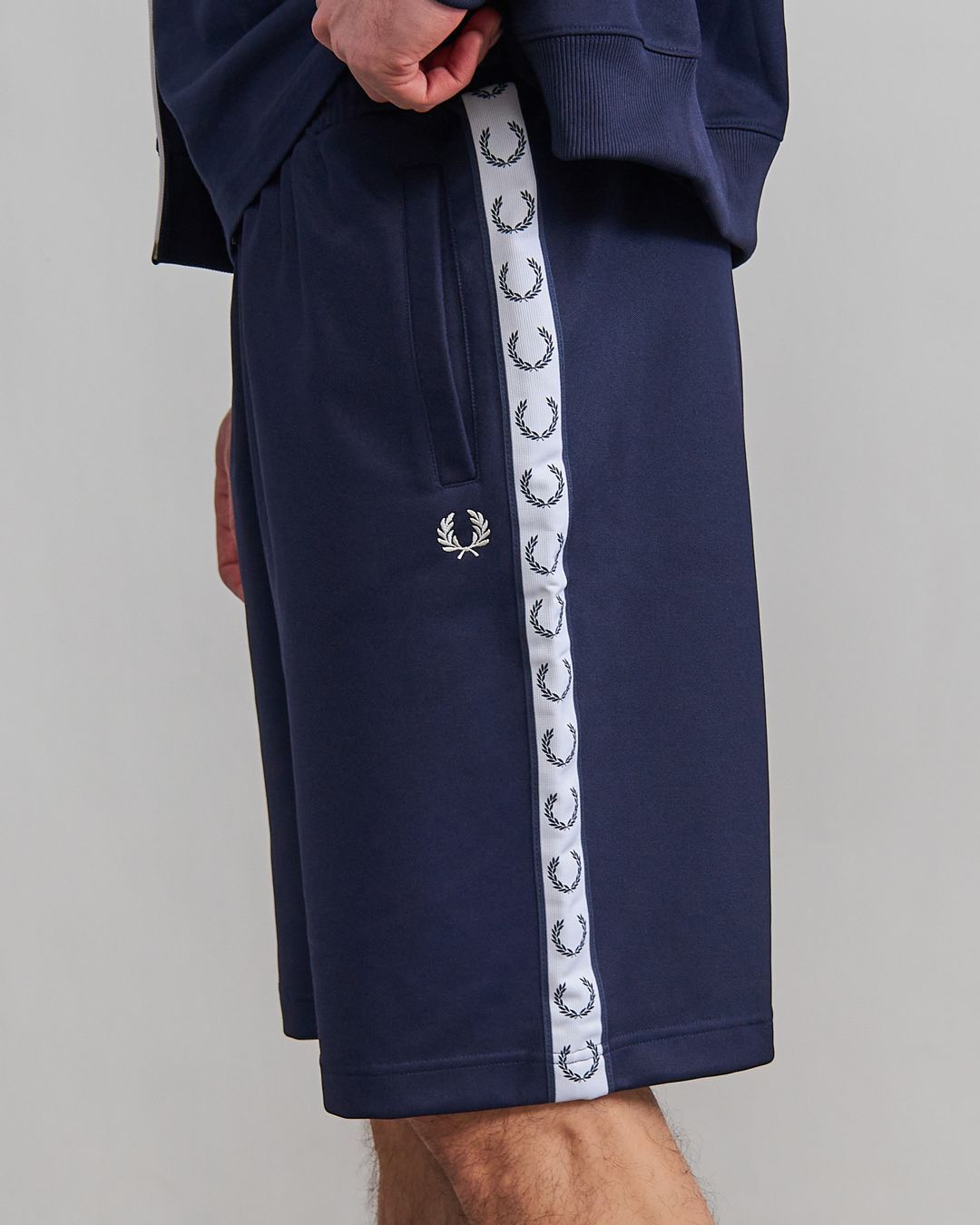 Купить Шорты FRED PERRY