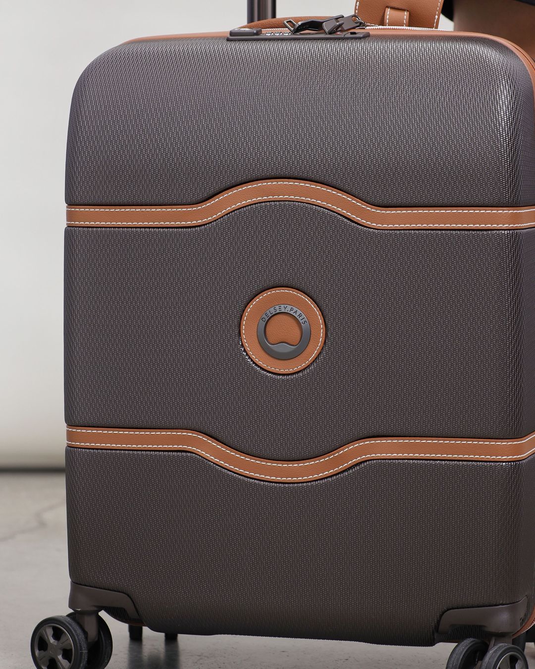 Купить Чемодан DELSEY