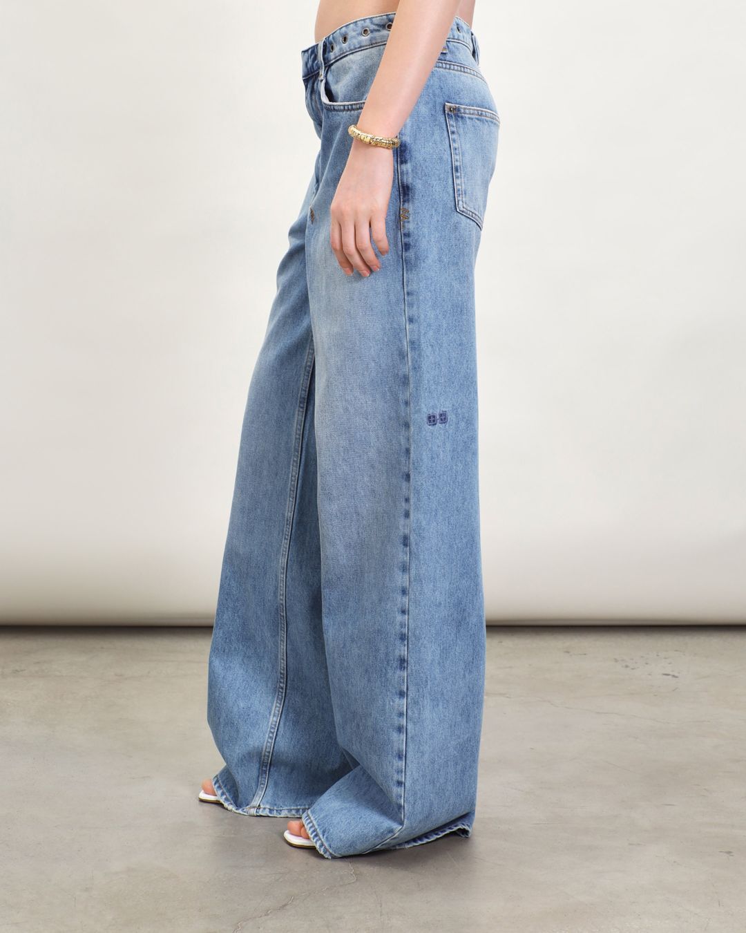 Купить Джинсы KSUBI