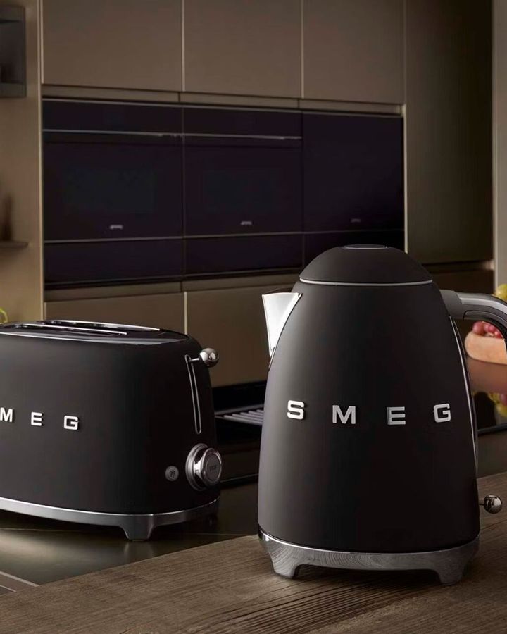 Купить Тостер на 2 ломтика матовый черный SMEG
