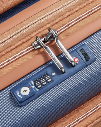 Купить Чемодан DELSEY