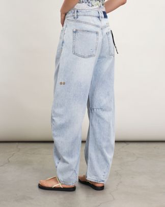 Купить Джинсы KSUBI