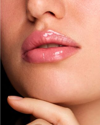 Купить Блеск для губ ухаживающий 101 pale pink SHIK