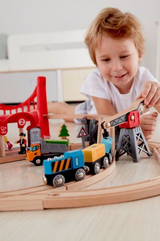 Купить Игровой набор ж/д  город HAPE